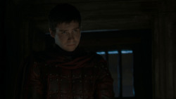 extant_GameOfThrones_4x03-BreakerOfChains_4138