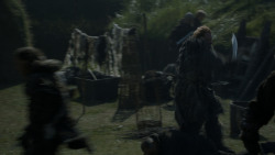 extant_GameOfThrones_4x03-BreakerOfChains_4673