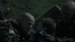 extant_GameOfThrones_4x03-BreakerOfChains_4712