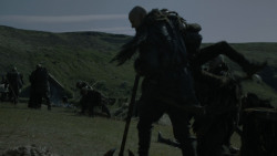 extant_GameOfThrones_4x03-BreakerOfChains_4724