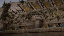 extant_GameOfThrones_4x03-BreakerOfChains_5173