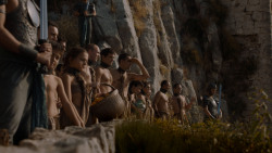 extant_GameOfThrones_4x03-BreakerOfChains_5455