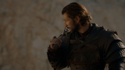 extant_GameOfThrones_4x03-BreakerOfChains_5575