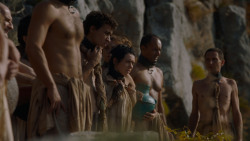 extant_GameOfThrones_4x03-BreakerOfChains_5683