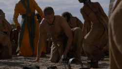 extant_GameOfThrones_4x03-BreakerOfChains_5881