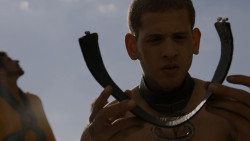 extant_GameOfThrones_4x03-BreakerOfChains_5892