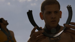 extant_GameOfThrones_4x03-BreakerOfChains_5894