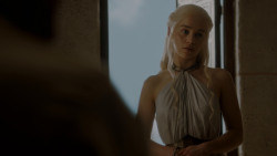 extant_GameOfThrones_4x05-FirstOfHisName_0587