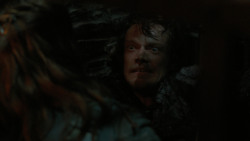 extant_GameOfThrones_4x06-TheLawsOfGodsAndMen_1240