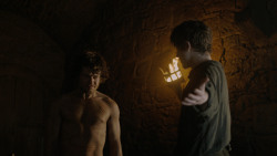 extant_GameOfThrones_4x06-TheLawsOfGodsAndMen_1638