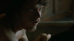 extant_GameOfThrones_4x06-TheLawsOfGodsAndMen_1810