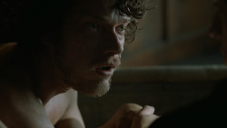 extant_GameOfThrones_4x06-TheLawsOfGodsAndMen_1812
