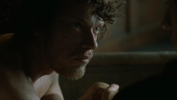 extant_GameOfThrones_4x06-TheLawsOfGodsAndMen_1816