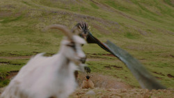 extant_GameOfThrones_4x06-TheLawsOfGodsAndMen_1933