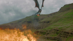 extant_GameOfThrones_4x06-TheLawsOfGodsAndMen_1955