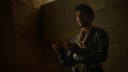 extant_GameOfThrones_4x06-TheLawsOfGodsAndMen_2348