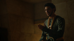 extant_GameOfThrones_4x06-TheLawsOfGodsAndMen_2438