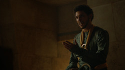 extant_GameOfThrones_4x06-TheLawsOfGodsAndMen_2439