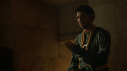 extant_GameOfThrones_4x06-TheLawsOfGodsAndMen_2440