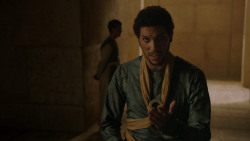 extant_GameOfThrones_4x06-TheLawsOfGodsAndMen_2441