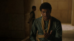 extant_GameOfThrones_4x06-TheLawsOfGodsAndMen_2444