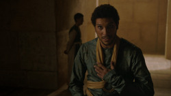 extant_GameOfThrones_4x06-TheLawsOfGodsAndMen_2447