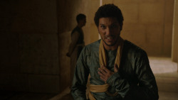 extant_GameOfThrones_4x06-TheLawsOfGodsAndMen_2458