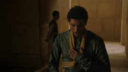 extant_GameOfThrones_4x06-TheLawsOfGodsAndMen_2482