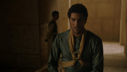 extant_GameOfThrones_4x06-TheLawsOfGodsAndMen_2484