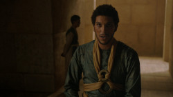 extant_GameOfThrones_4x06-TheLawsOfGodsAndMen_2485
