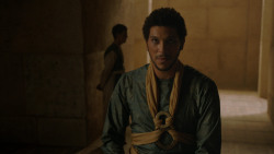 extant_GameOfThrones_4x06-TheLawsOfGodsAndMen_2488