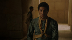 extant_GameOfThrones_4x06-TheLawsOfGodsAndMen_2494