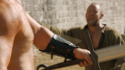 extant_GameOfThrones_4x07-Mockingbird_0458