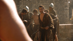 extant_GameOfThrones_4x07-Mockingbird_0474
