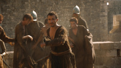 extant_GameOfThrones_4x07-Mockingbird_0475