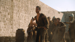 extant_GameOfThrones_4x07-Mockingbird_0477