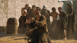 extant_GameOfThrones_4x07-Mockingbird_0481