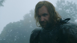 extant_GameOfThrones_4x07-Mockingbird_0757