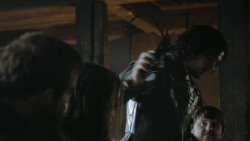 extant_GameOfThrones_4x07-Mockingbird_1656