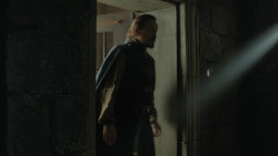 extant_GameOfThrones_4x07-Mockingbird_1705