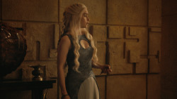 extant_GameOfThrones_4x07-Mockingbird_2329