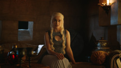 extant_GameOfThrones_4x07-Mockingbird_2470
