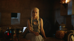 extant_GameOfThrones_4x07-Mockingbird_2471