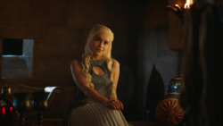extant_GameOfThrones_4x07-Mockingbird_2508