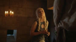 extant_GameOfThrones_4x07-Mockingbird_2595