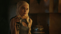 extant_GameOfThrones_4x07-Mockingbird_2641