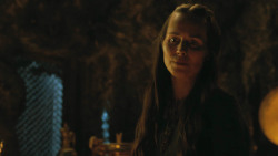 extant_GameOfThrones_4x07-Mockingbird_2857