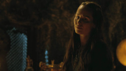 extant_GameOfThrones_4x07-Mockingbird_2879