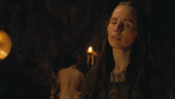 extant_GameOfThrones_4x07-Mockingbird_3051