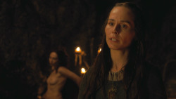 extant_GameOfThrones_4x07-Mockingbird_3062